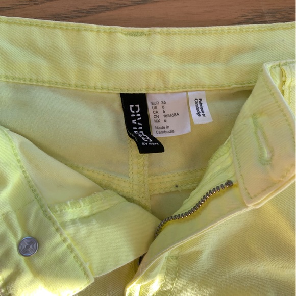 Neon shorts - Picture 3 of 3